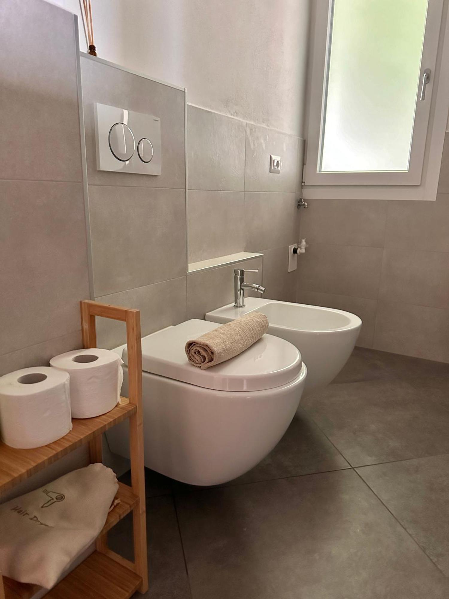 Casa Ling -Ac - Parking-2Bathrooms コモ エクステリア 写真