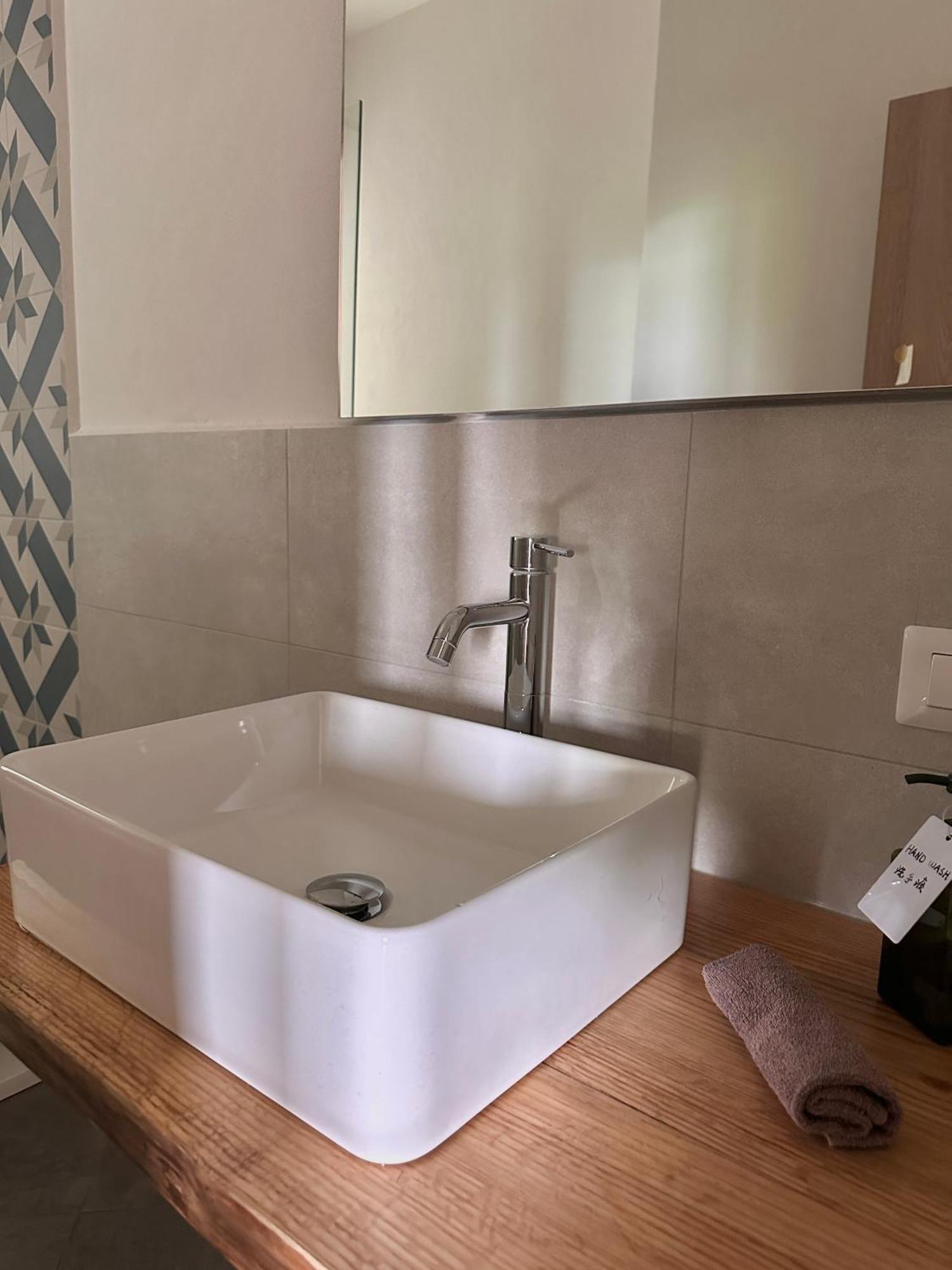Casa Ling -Ac - Parking-2Bathrooms コモ エクステリア 写真